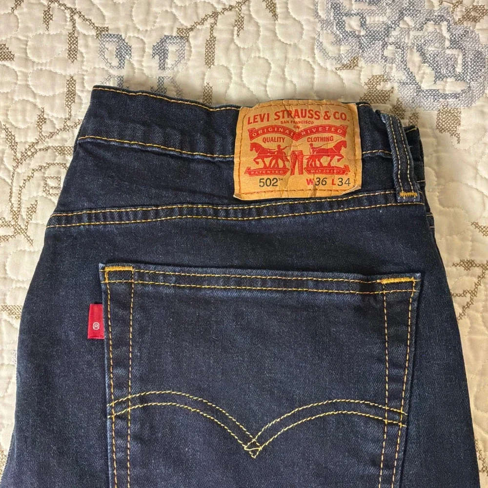 Levi's 502 Taper Jeans Mens 36x34 Dark Indigo Blue Excellent Regular Fit